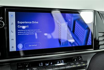 2025 Toyota Camry SE - Photo 31 - Joliet, IL 60435