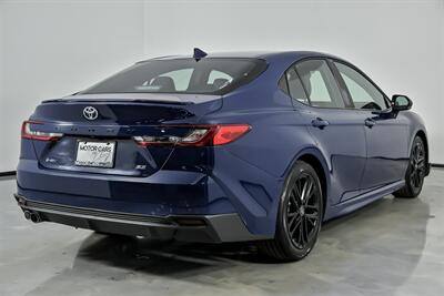 2025 Toyota Camry SE - Photo 12 - Joliet, IL 60435