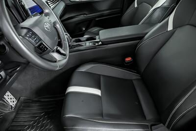 2025 Toyota Camry SE - Photo 20 - Joliet, IL 60435