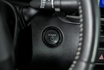 2025 Toyota Camry SE - Photo 30 - Joliet, IL 60435