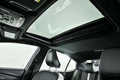 2025 Toyota Camry SE - Photo 22 - Joliet, IL 60435