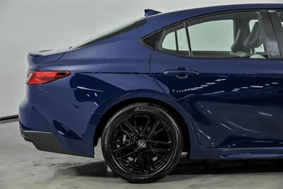 2025 Toyota Camry SE - Photo 13 - Joliet, IL 60435