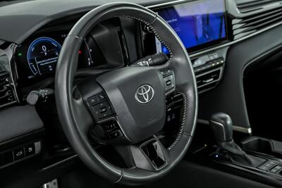 2025 Toyota Camry SE - Photo 24 - Joliet, IL 60435
