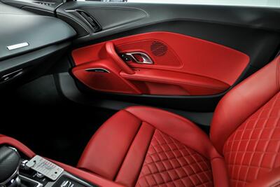 2021 Audi R8 5.2 quattro V10 performance-EXHAUST & LOWERED   - Photo 40 - Joliet, IL 60435