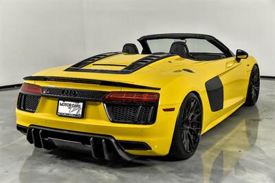 2017 Audi R8 5.2 quattro V10 Spyder   - Photo 12 - Joliet, IL 60435