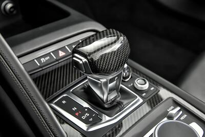 2017 Audi R8 5.2 quattro V10 Spyder   - Photo 40 - Joliet, IL 60435