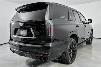 2026 Cadillac Escalade-V - Photo 12 - Joliet, IL 60435