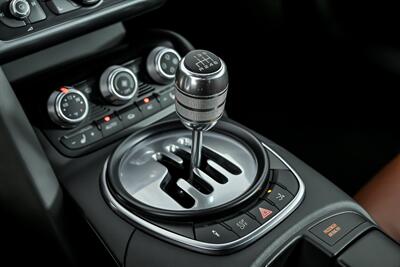 2009 Audi R8 quattro-RARE GATED R8!   - Photo 2 - Joliet, IL 60435