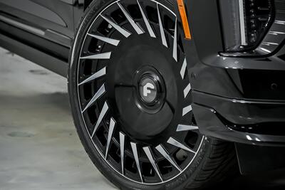 2025 Cadillac Escalade-V   - Photo 4 - Joliet, IL 60435