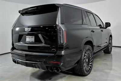 2025 Cadillac Escalade-V   - Photo 12 - Joliet, IL 60435