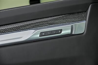 2025 Cadillac Escalade-V   - Photo 19 - Joliet, IL 60435