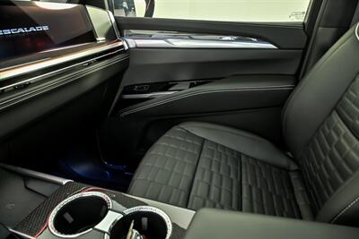 2025 Cadillac Escalade-V   - Photo 40 - Joliet, IL 60435