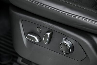 2025 Cadillac Escalade-V   - Photo 28 - Joliet, IL 60435