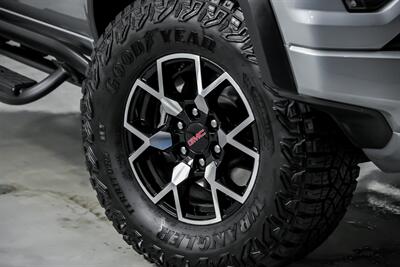 2024 GMC Canyon AT4X   - Photo 4 - Joliet, IL 60435