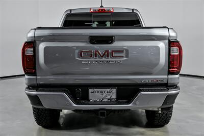 2024 GMC Canyon AT4X   - Photo 11 - Joliet, IL 60435