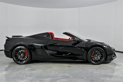 2023 Chevrolet Corvette Z06 3LZ   - Photo 14 - Joliet, IL 60435