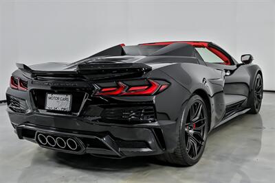 2023 Chevrolet Corvette Z06 3LZ   - Photo 12 - Joliet, IL 60435