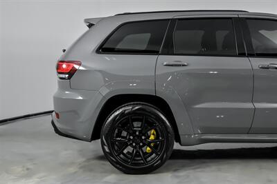 2021 Jeep Grand Cherokee Trackhawk-LOWEST MILES NATIONWIDE-OREO GUTS!   - Photo 13 - Joliet, IL 60435