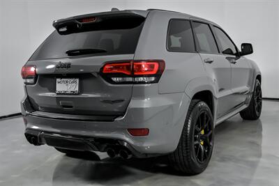 2021 Jeep Grand Cherokee Trackhawk-LOWEST MILES NATIONWIDE-OREO GUTS!   - Photo 12 - Joliet, IL 60435