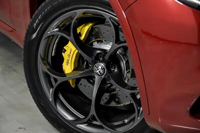 2018 Alfa Romeo Stelvio Quadrifoglio   - Photo 4 - Joliet, IL 60435