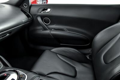 2014 Audi R8 5.2 quattro Spyder   - Photo 40 - Joliet, IL 60435