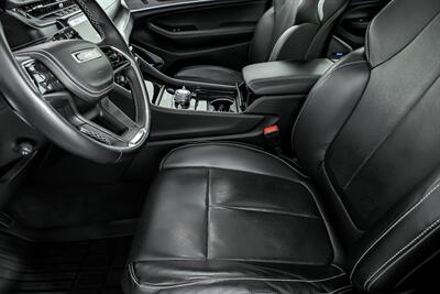 2021 Jeep Grand Cherokee L Overland   - Photo 22 - Joliet, IL 60435