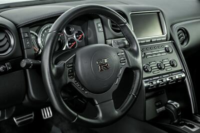 2016 Nissan GT-R Premium-BONE STOCK-IMMACULATE GT-R!   - Photo 24 - Joliet, IL 60435