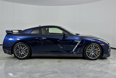 2016 Nissan GT-R Premium-BONE STOCK-IMMACULATE GT-R!   - Photo 14 - Joliet, IL 60435