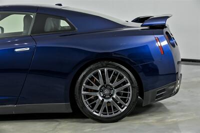 2016 Nissan GT-R Premium-BONE STOCK-IMMACULATE GT-R!   - Photo 9 - Joliet, IL 60435