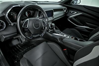 2017 Chevrolet Camaro SS   - Photo 19 - Joliet, IL 60435