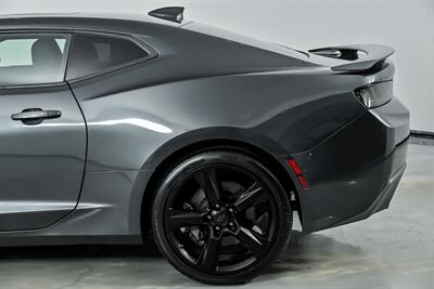 2017 Chevrolet Camaro SS   - Photo 9 - Joliet, IL 60435