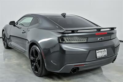 2017 Chevrolet Camaro SS   - Photo 10 - Joliet, IL 60435