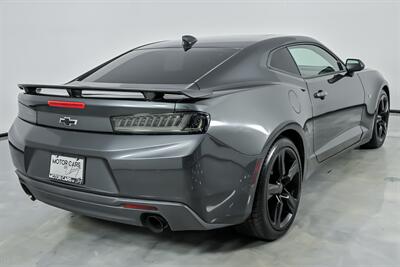 2017 Chevrolet Camaro SS   - Photo 12 - Joliet, IL 60435
