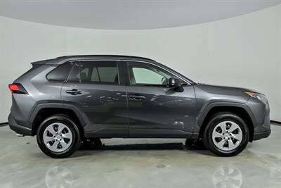 2021 Toyota RAV4 LE   - Photo 14 - Joliet, IL 60435