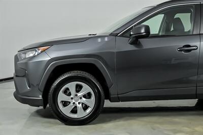 2021 Toyota RAV4 LE   - Photo 7 - Joliet, IL 60435