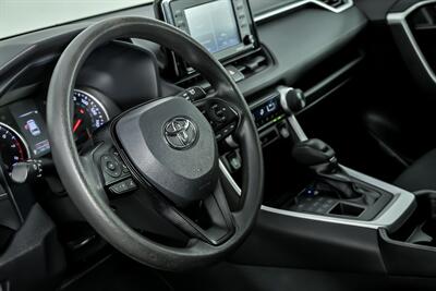 2021 Toyota RAV4 LE   - Photo 23 - Joliet, IL 60435