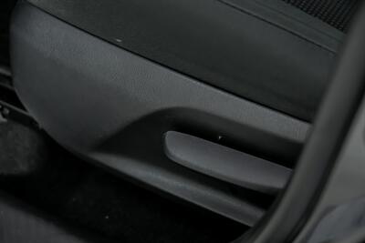 2021 Toyota RAV4 LE   - Photo 24 - Joliet, IL 60435