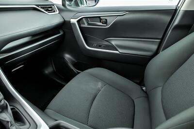 2021 Toyota RAV4 LE   - Photo 32 - Joliet, IL 60435