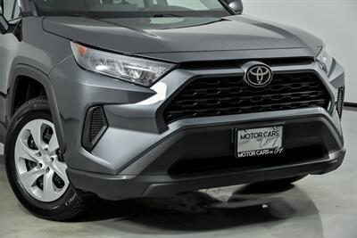 2021 Toyota RAV4 LE   - Photo 3 - Joliet, IL 60435