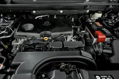 2021 Toyota RAV4 LE   - Photo 17 - Joliet, IL 60435