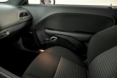 2023 Dodge Challenger R/T   - Photo 35 - Joliet, IL 60435