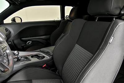 2023 Dodge Challenger R/T   - Photo 22 - Joliet, IL 60435