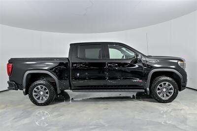2025 GMC Sierra 1500 AT4   - Photo 14 - Joliet, IL 60435