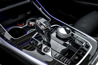 2022 BMW X7 M50i   - Photo 38 - Joliet, IL 60435