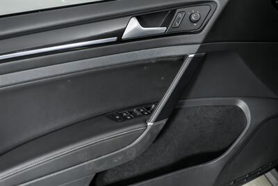 2018 Volkswagen Golf R 4Motion   - Photo 18 - Joliet, IL 60435