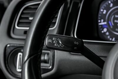 2018 Volkswagen Golf R 4Motion   - Photo 27 - Joliet, IL 60435