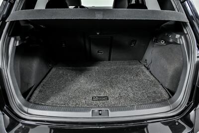 2018 Volkswagen Golf R 4Motion   - Photo 16 - Joliet, IL 60435