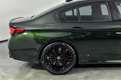 2023 BMW M5 COMPETITION-RARE SAN REMO GREEN   - Photo 13 - Joliet, IL 60435