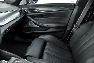 2023 BMW M5 COMPETITION-RARE SAN REMO GREEN   - Photo 39 - Joliet, IL 60435