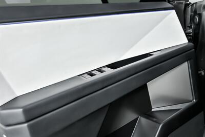 2024 Tesla Cybertruck -OVER $30K MODS   - Photo 17 - Joliet, IL 60435